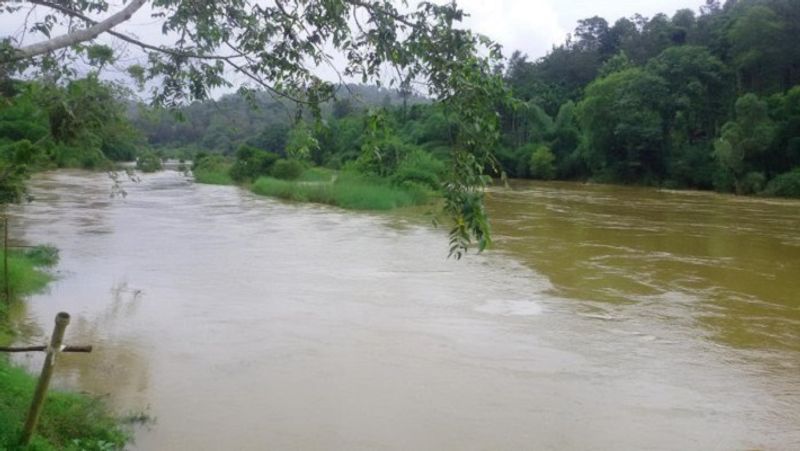 Kaveri water level crossed danger level in Madikeri