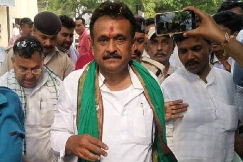समधी ने दिया लालू को बड़ा झटका,  चंद्रिका राय कल थामेंगे नीतीश कुमार का हाथ