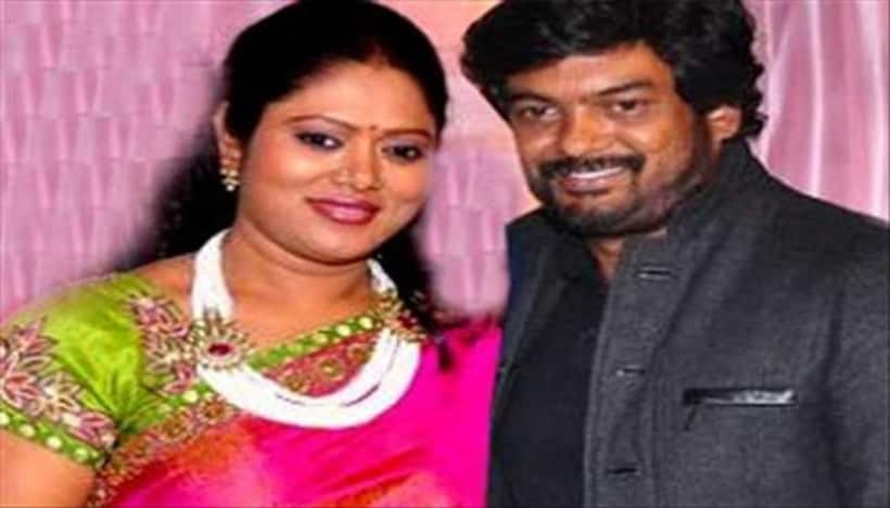 భార్యతో పూరి జగన్నాథ్ రొమాంటిక్ ఫోజు.. వైరల్ అవుతున్న పిక్!