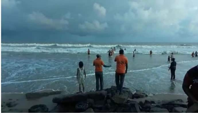 প্রবল জলোচ্ছ্বাসের সম্ভাবনা, উইকএন্ডে জমজমাট দিঘা- মন্দারমণি