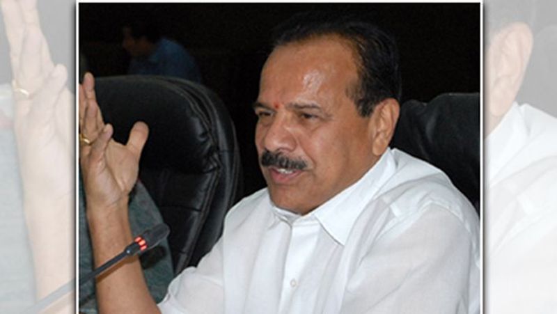 Central Minister DV Sadananda Gowda Talked About MLA Basanagowda Patil Yatnal