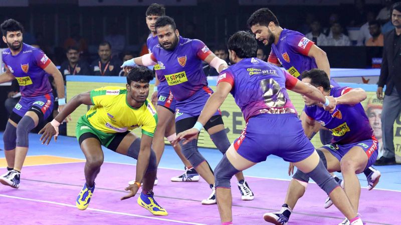 Pro Kabaddi Final Dabang Delhi Beat Patna Pirates by 37 36 pionts and lift champion trophy ckm