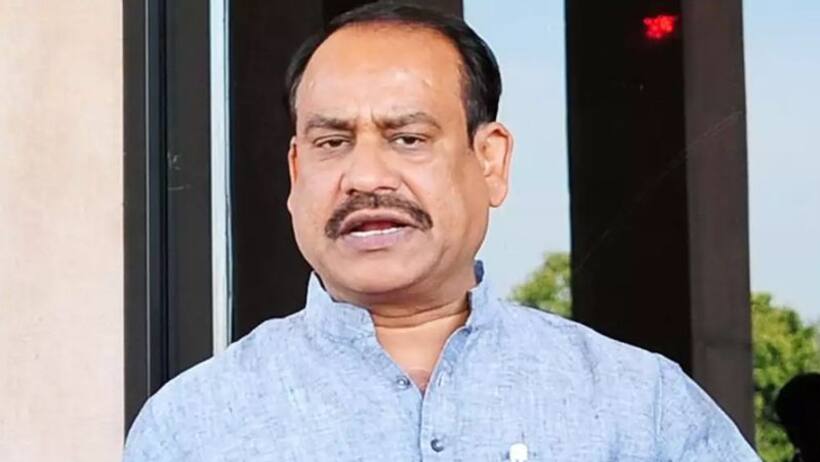 ट्रेन में दारुबाजों से परेशान हुए लोकसभा स्पीकर, बुलानी पड़ी पुलिस