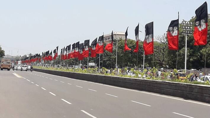 banner issue...chennai high court Condemned