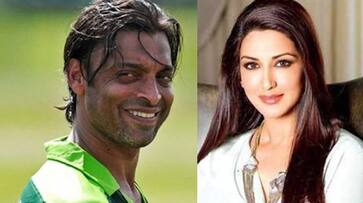 When Pakistan cricketer Shoaib Akhtar wanted to kidnap Sonali Bendre; always had her picture in his wallet