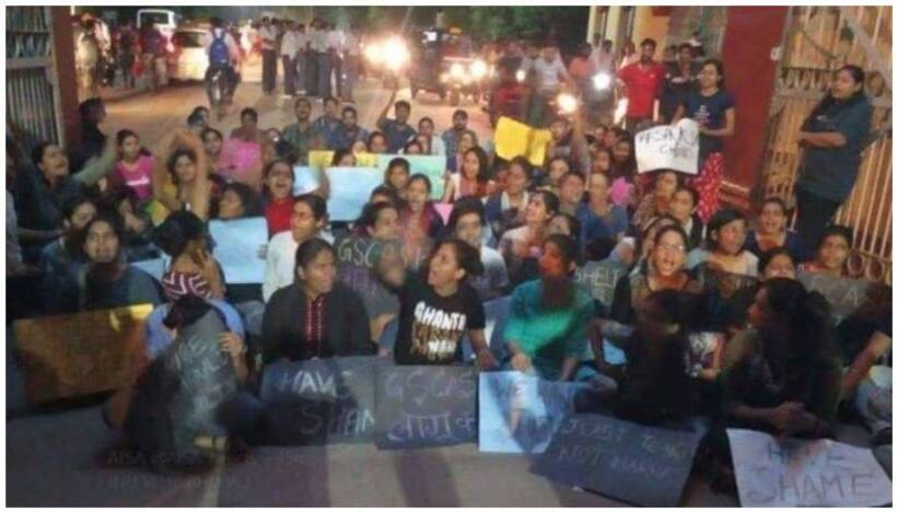 बनारस हिंदू यूनिवर्सिटी में भारी बवाल, सड़क पर उतर कर विरोध कर रही हैं छात्राएं