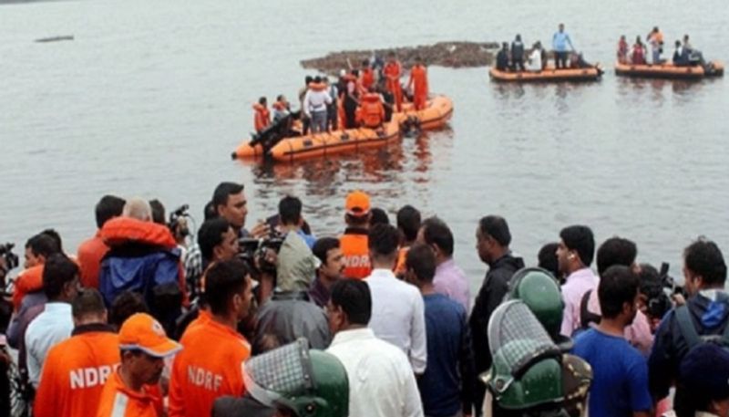 how boat capsized at devipatnam reveals eye witness