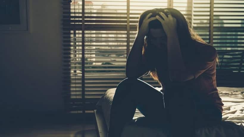 Depression से बचने के लिए अपना सकते हैं ये 5 तरीके