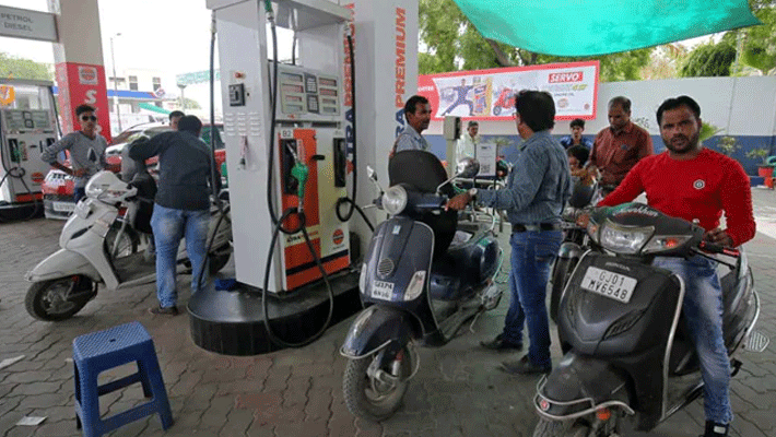 NO Helmet No Petrol Rule implemented in Gadag