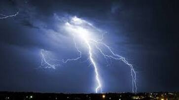 Lightning falls in Purvanchal, ten dead and a dozen scorched