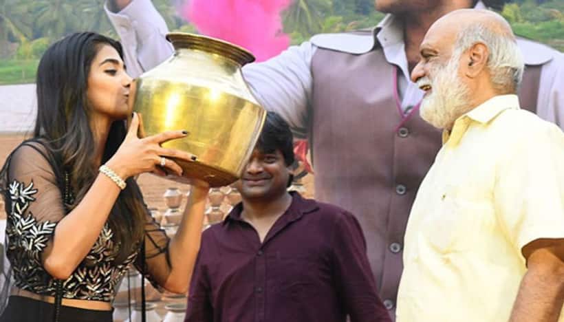 పూజాహెగ్డే నడుముపై రాఘవేంద్రరావు కామెంట్స్!