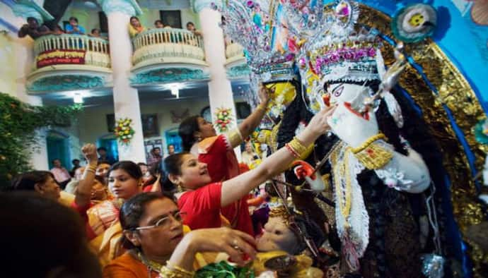 বিজয়া দশমীর তাৎপর্য অনেকেরই অজানা, জেনে নিন এর আসল কাহিনী