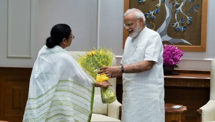 কাসুন্দি দিয়ে সিঙাড়া থেকে জলভরা সন্দেশ, খাঁটি বাঙালিয়ানায় অতিথি আপ্যায়ন ভিক্টোরিয়ায়