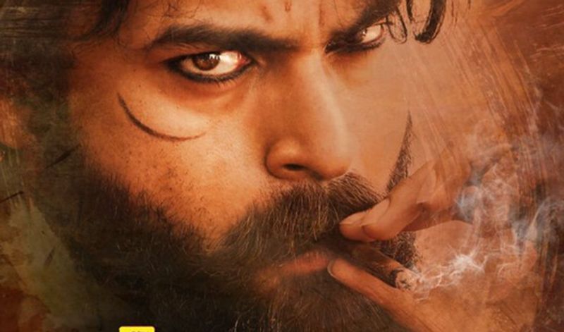 (Review By---సూర్య ప్రకాష్ జోశ్యుల) ప్రేమ కథలు, సాఫ్ట్ రోల్స్ పోషిస్తూ వస్తున్న వరణ్ తేజ ఈ సినిమా కోసం ఒక్కసారిగా తన లుక్ ని పూర్తిగా మార్చి కనపడగానే ఒక్కసారిగా ఎలర్ట్ అయ్యారు.దానికి తోడు తమిళంలో సూపర్ హిట్ అయిన జిగర్తాండ సినిమా రీమేక్ కావటం, దానికి హరీష్ శంకర్ డైరక్టర్ కావటం అనేది సినిమాపై ఆసక్తిని కలిగించాయి. దానికి తోడు టైటిల్ వివాదం సినిమాని ఎప్పుడూ వార్తల్లో ఉంచేలా చేసింది. ఇవన్ని కలిపి ఏంటీ సినిమా అనే ఎక్సపెక్టేషన్స్ పెంచాయనటంలో సందేహం లేదు. అయితే వాటిని ఈ సినిమా అందుకోగలిగిందా..తమిళ వెర్షన్ ని ట్రూ రీమేక్ గా ఫాలో అయ్యారా..మార్పులు ఏం చేసారు...వరుణ్ తేజ ఈ సినిమాతో మరో హిట్ ని తన ఖాతాలో వేసుకున్నారా వంటి విశేషాలు రివ్యూలో చూద్దాం. (Review By---సూర్య ప్రకాష్ జోశ్యుల) ప్రేమ కథలు, సాఫ్ట్ రోల్స్ పోషిస్తూ వస్తున్న వరణ్ తేజ ఈ సినిమా కోసం ఒక్కసారిగా తన లుక్ ని పూర్తిగా మార్చి కనపడగానే ఒక్కసారిగా ఎలర్ట్ అయ్యారు.దానికి తోడు తమిళంలో సూపర్ హిట్ అయిన జిగర్తాండ సినిమా రీమేక్ కావటం, దానికి హరీష్ శంకర్ డైరక్టర్ కావటం అనేది సినిమాపై ఆసక్తిని కలిగించాయి. దానికి తోడు టైటిల్ వివాదం సినిమాని ఎప్పుడూ వార్తల్లో ఉంచేలా చేసింది. ఇవన్ని కలిపి ఏంటీ సినిమా అనే ఎక్సపెక్టేషన్స్ పెంచాయనటంలో సందేహం లేదు. అయితే వాటిని ఈ సినిమా అందుకోగలిగిందా..తమిళ వెర్షన్ ని ట్రూ రీమేక్ గా ఫాలో అయ్యారా..మార్పులు ఏం చేసారు...వరుణ్ తేజ ఈ సినిమాతో మరో హిట్ ని తన ఖాతాలో వేసుకున్నారా వంటి విశేషాలు రివ్యూలో చూద్దాం.