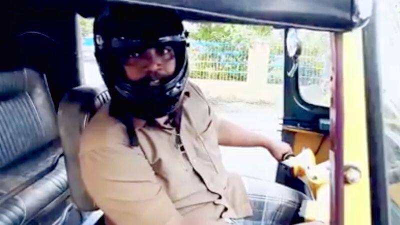 Auto Driver with Helmet Atrocity Video..