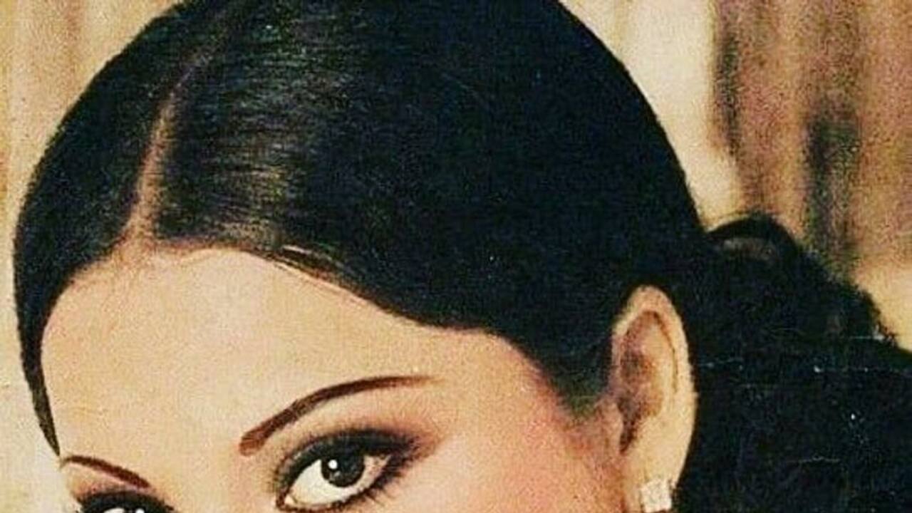 रेखा ने अमिताभ बच्चन ने कई फिल्मों में काम किया और सुपरहिट फिल्में दी। रेखा ने अमिताभ बच्चन ने कई फिल्मों में काम किया और सुपरहिट फिल्में दी।