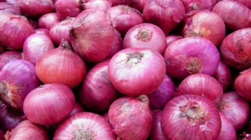 While Rs 8 lakh worth onions stolen in Patna, its price rises to Rs 60 per kg in Bengaluru