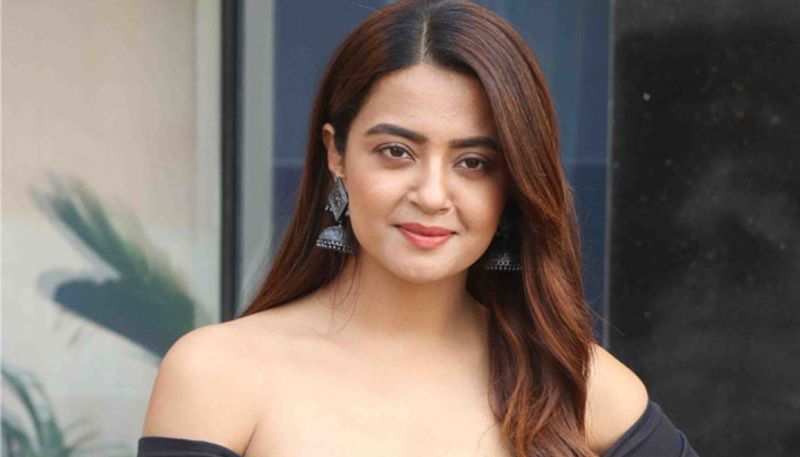 surveen chawla opens up about casting couch experience