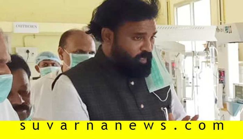 Health minister Sriramulu warns lazy doctors in kodagu