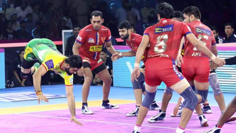 Pro kabaddi 2019 Dabang Delhi Beat Patna Pirates by 43-39 points