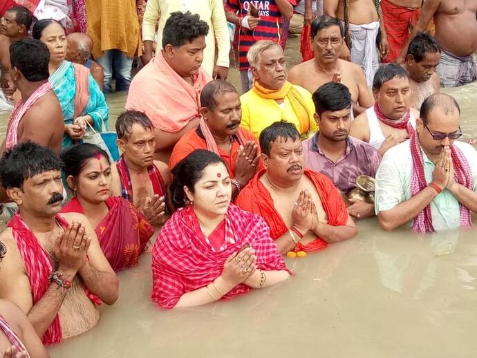 আজ মহালয়া,  পিতৃপক্ষের অবসান- দেবীপক্ষের সূচনা