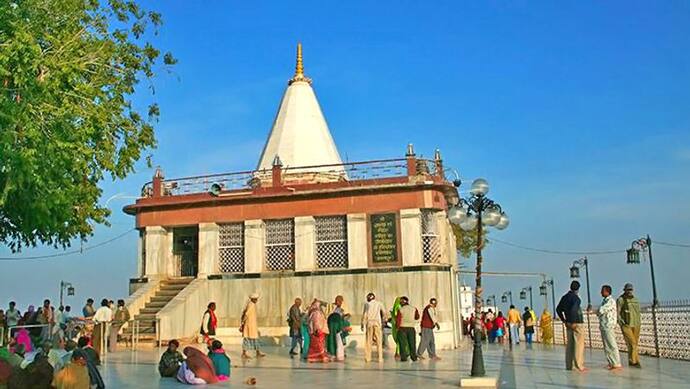 नवरात्रि: यहां स्थित है शारदा देवी का एकमात्र मंदिर, इससे जुड़ी है कुछ खास मान्यताएं