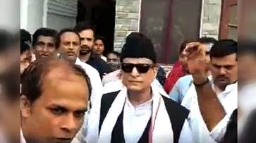 Azam Khan again reached the police station with his family