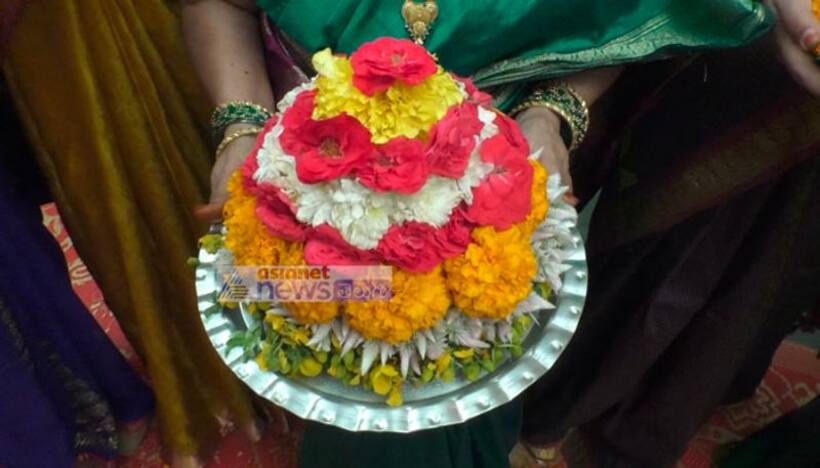 Bathukamma 2023: తొమ్మిది రోజుల బతుకమ్మ పండుగ.. ఒక్కో రోజుకు ఒక్కో ప్రత్యేకత.. అదేంటో తెలుసా? 