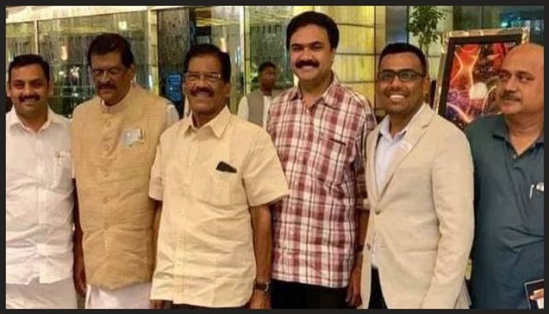 Kerala congress leaders dubai photo viral