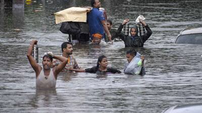 त्राहिमाम: पानी के कहर से रातभर भूखी-प्यासी हॉस्टल में फंसी रहीं लड़कियां