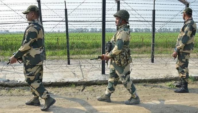 বাড়িতে পাঁচিল ভেঙে মৃত্যু বিএসএফ জওয়ানের, এলাকায় শোকের ছায়া