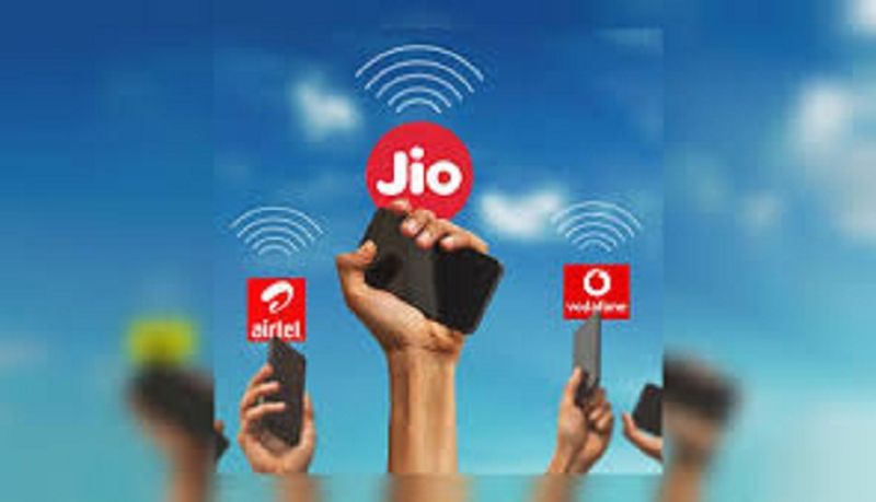 Reliance Jio to charge for voice calls made to other telecom operators