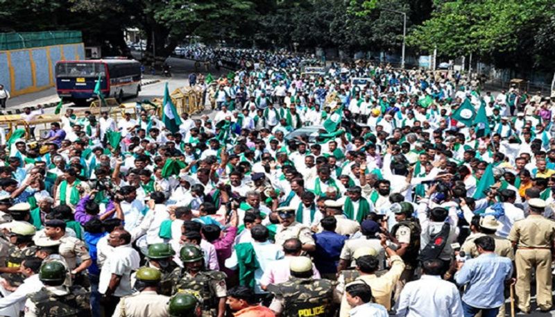 Farmers Held Protest in Kottur