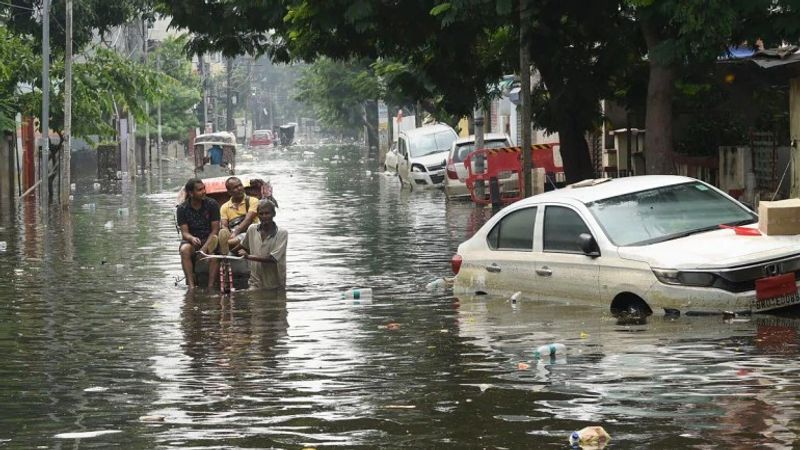 Congress makes fun of flood relief fund released by central govt