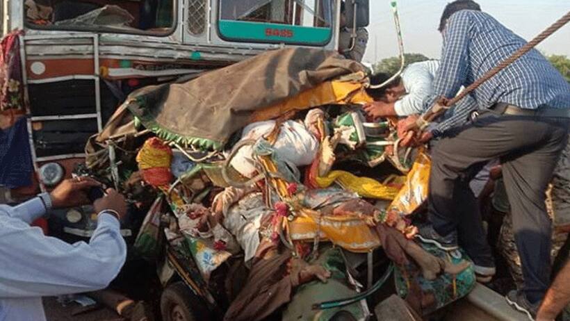 मौत बनकर 6 लोगों का पीछा कर रहा था ट्रक, कुछ देर बाद हर तरफ सुनाई दे रही थी चीख पुकार