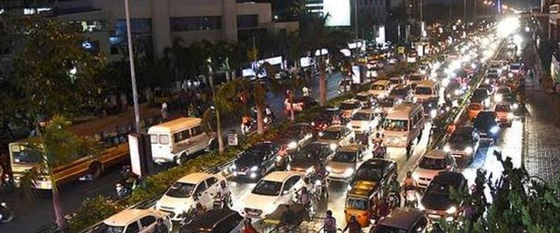 2 Kilometer Traffic Jam in Dabaspet