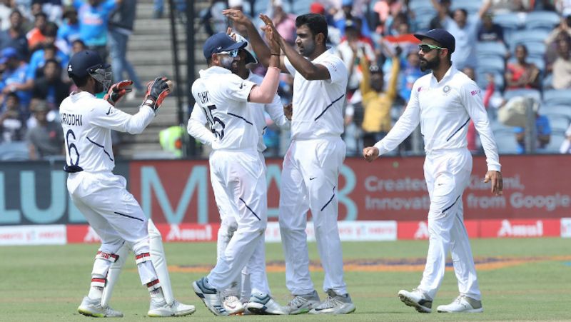 Pune Test Ravi Ashwin bamboozles Quinton de Kock with an unplayable delivery