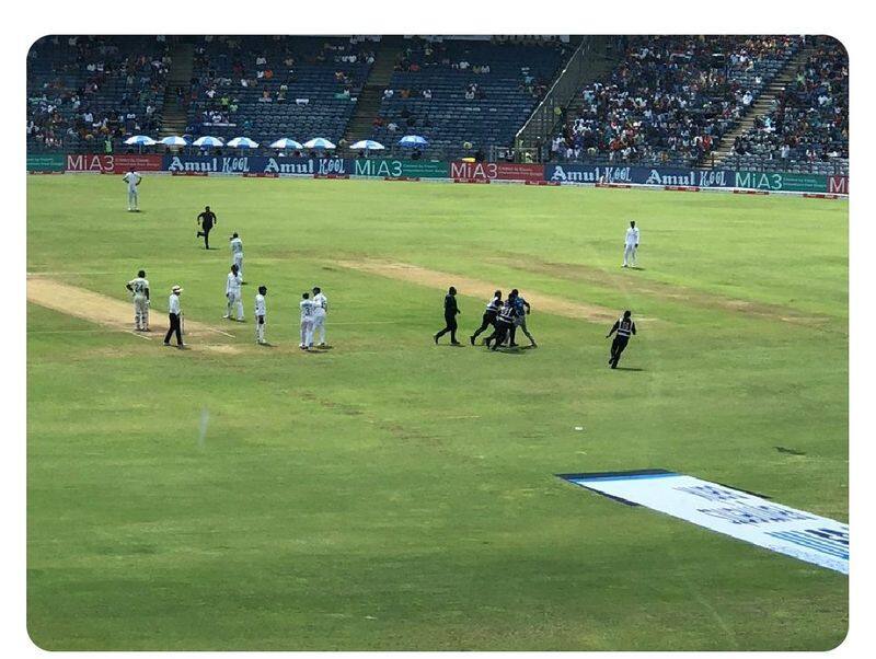 INDvSA fan invaded the Pune pitch and ran towards Rohit Sharma