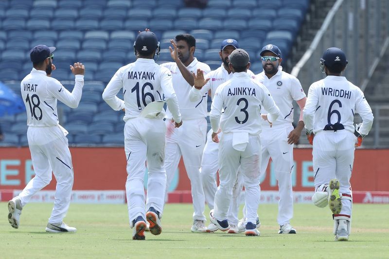 Pune test Team India restrict south Africa by 275 runs