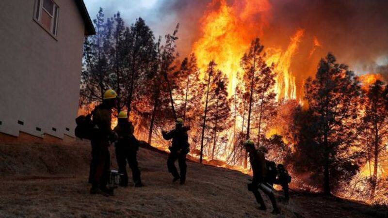 american state california forest fire one lakh people evacuate from house