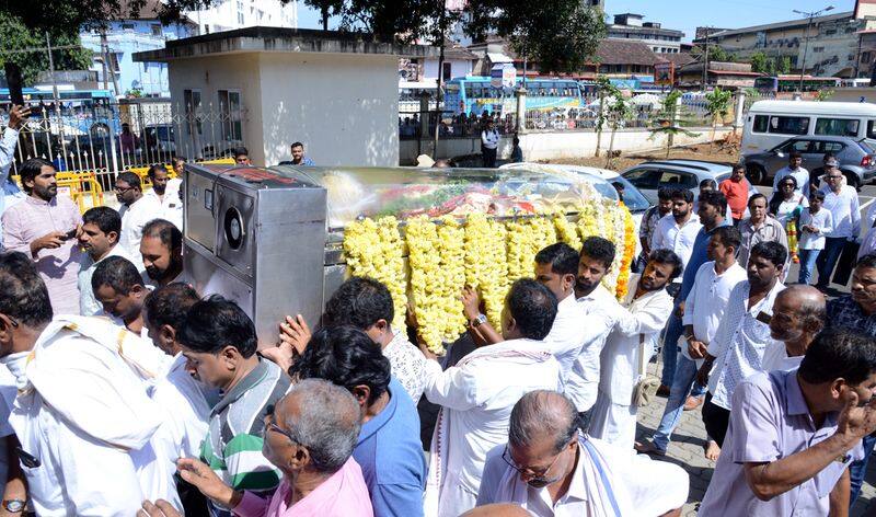 saxophone maestro Kadri Gopalnath last rites Held In Bantwal