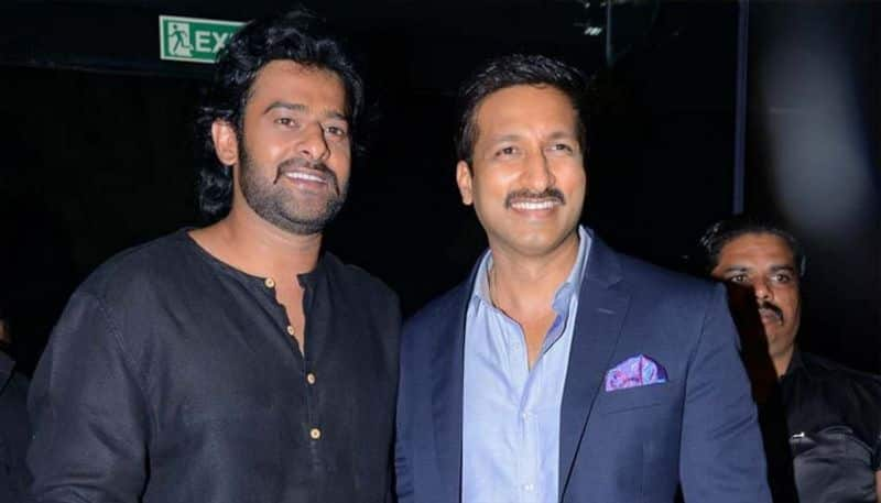 Prabhas and Gopichand fight for a girl in 2004 macho star reveals darling fuses out gvd