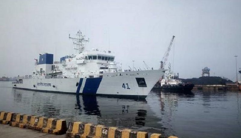 Coastal Guard ship Varaha arrives to Mangalore port