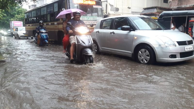 Heavy rain lashes in madikeri