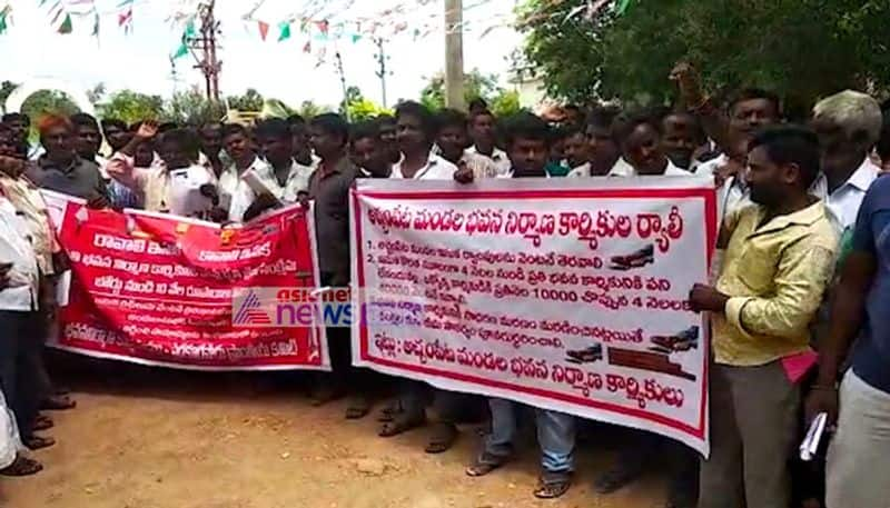 Construction workers protest against sand shortage