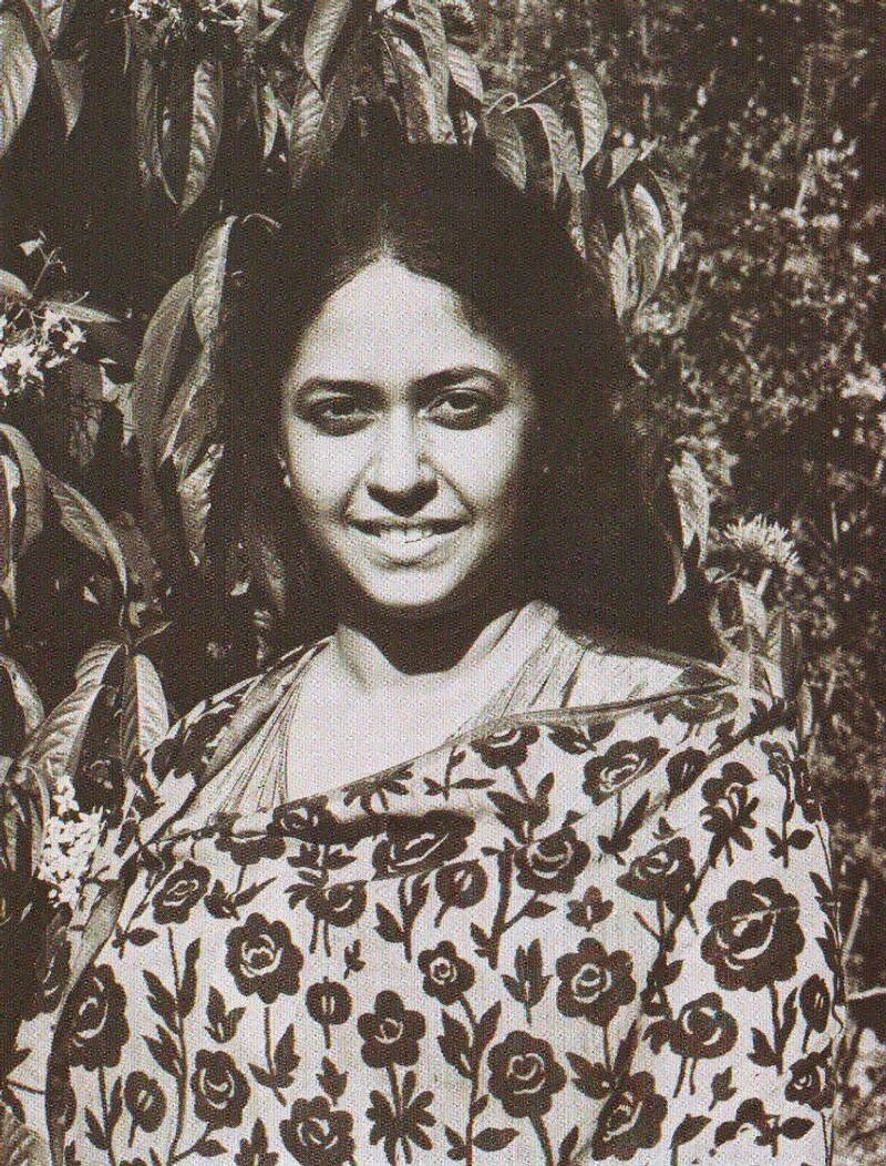 pria punaloor rajan image archive Madhavikkutti s famous photographs