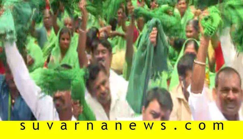 Mahadayi strugglers Held Protest at Naragund in Gadag District