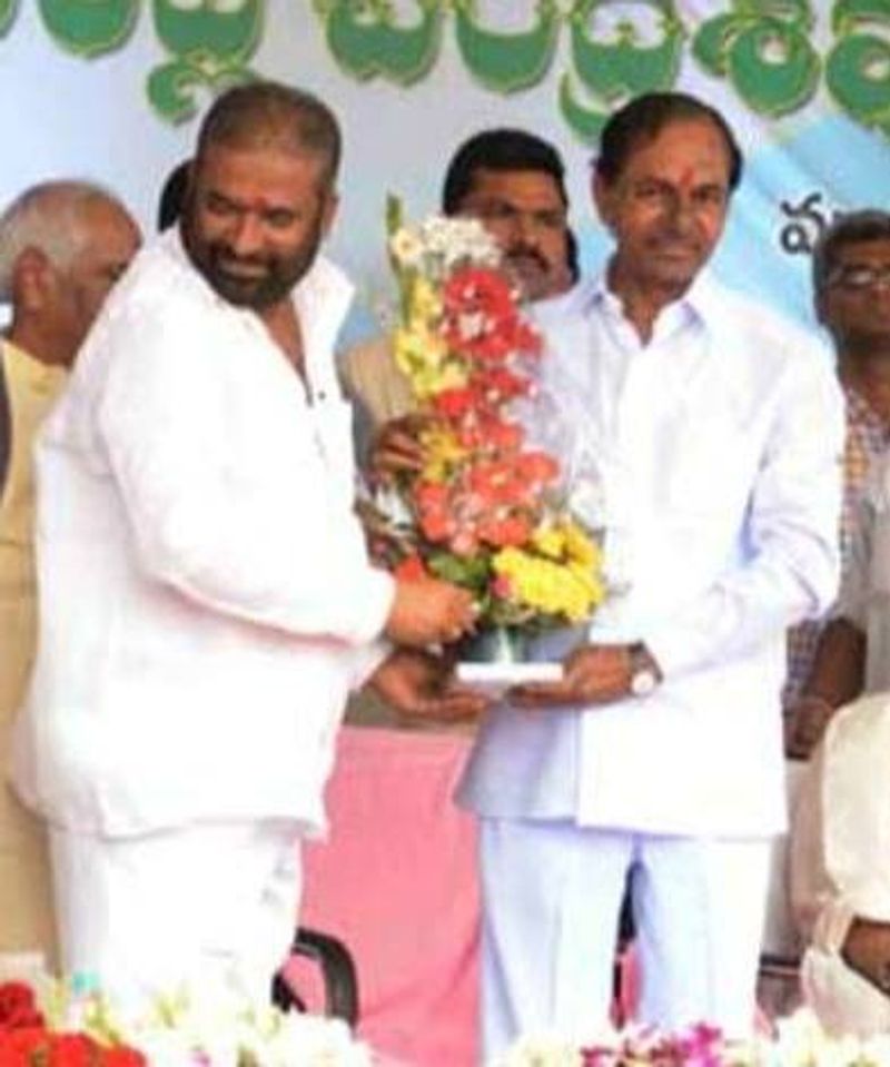 TSRTC Jac convener ashwathamareddy warns  to telangana cm kcr over rtc strike