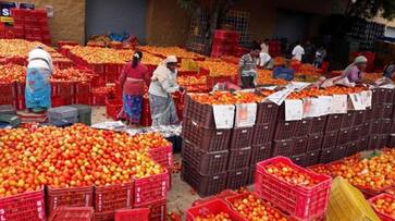 Pakistanis are turning red due to the price of tomatoes but not Imran