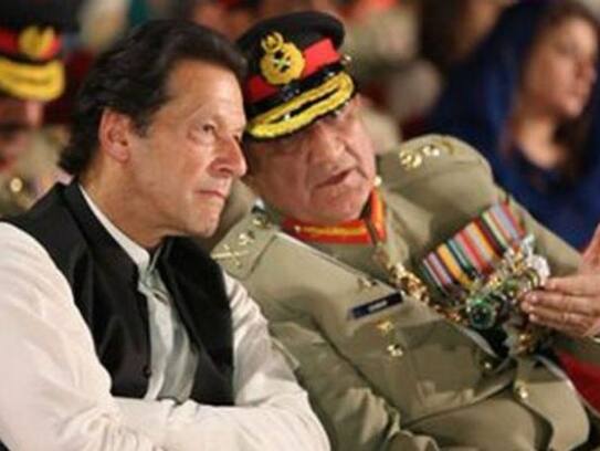 Maulana's support to remove Niazi in Pakistan! Maulana, imran khan, qamar javed